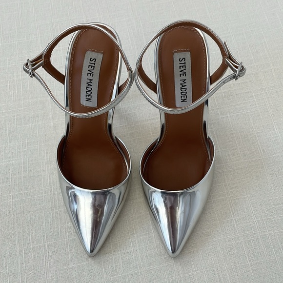 Steve Madden Pizzel Silver Pointy Toe Heels - Picture 4 of 8